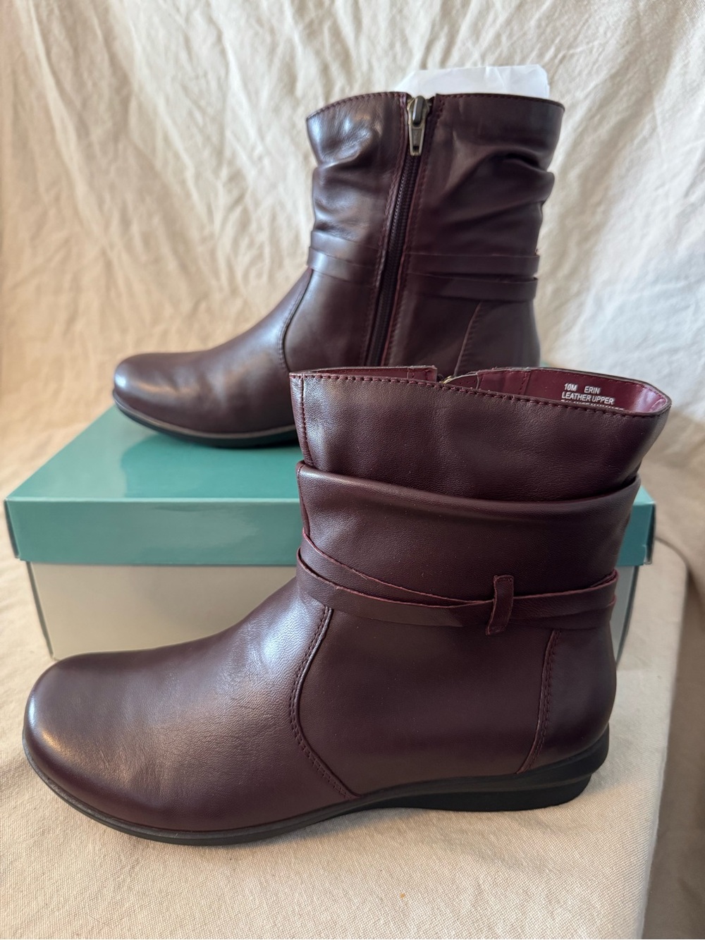 NWT Array Erin Women's Size 10 M Leather Zip Side Ankle Boots in Deep Burgundy